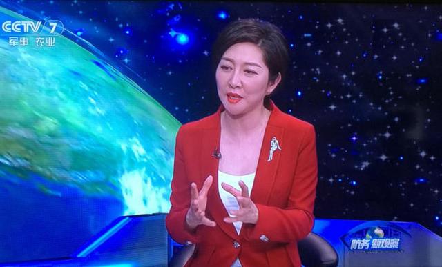 中央卫视军事频道主持人，传递军事信息的声音力量，中央卫视军事频道主持人，传递军事信息的权威之声