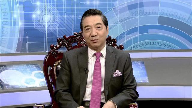 探索中国海军新力量，075型两栖攻击舰与传奇人物张召忠，揭秘中国海军新力量，075型两栖攻击舰与传奇人物张召忠的征程