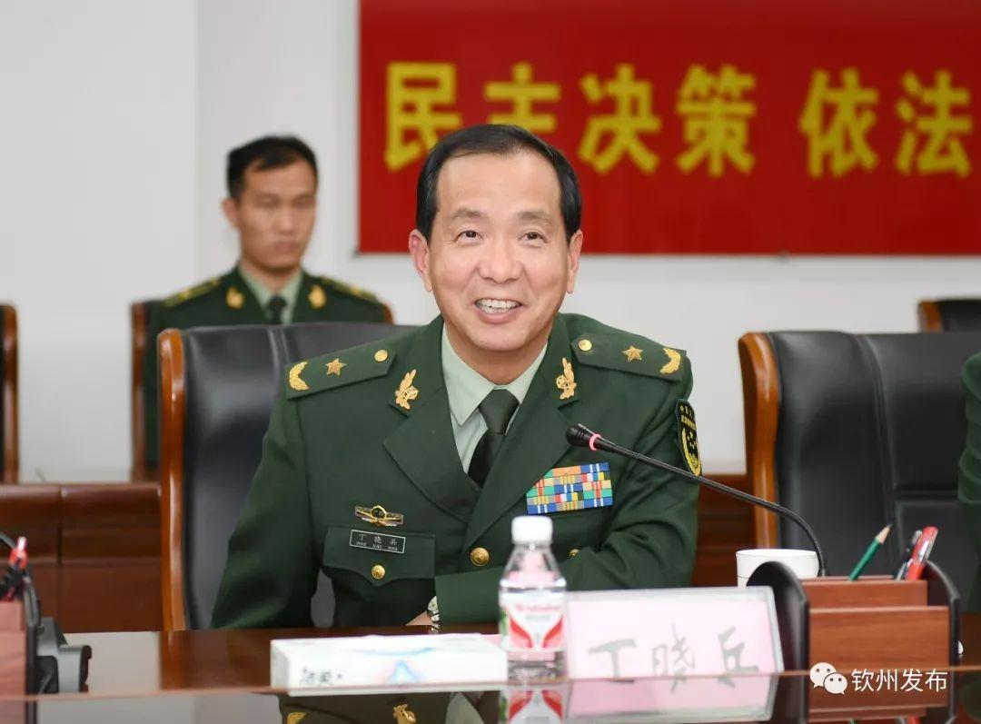 丁晓兵与广西武警总队，铁骨铮铮的司令员和他的团队，铁骨铮铮的司令员丁晓兵与广西武警总队的辉煌篇章