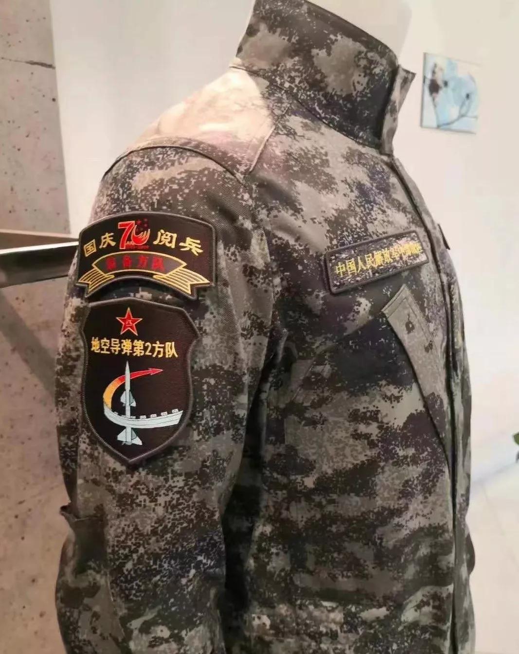 探索时尚前沿，全新设计的19款星空迷彩服，探索时尚前沿，全新设计的星空迷彩服系列亮相！