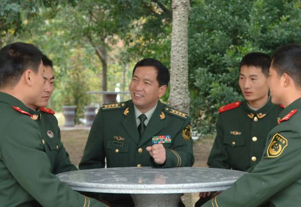 丁晓兵深度采访，一位军人的坚毅与担当，丁晓兵，军人坚毅与担当的深度专访