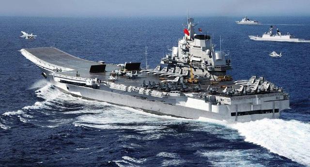 歼-15与F-18尺寸对比，两种舰载战斗机的差异分析，歼-15与F-18舰载战斗机尺寸对比及差异分析